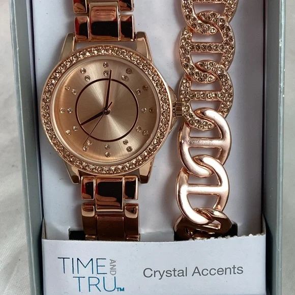 Time & Tru Women’s Wristwatch & Bracelet Set Rose Gold Tone Crystal Accents New - Picture 4 of 10